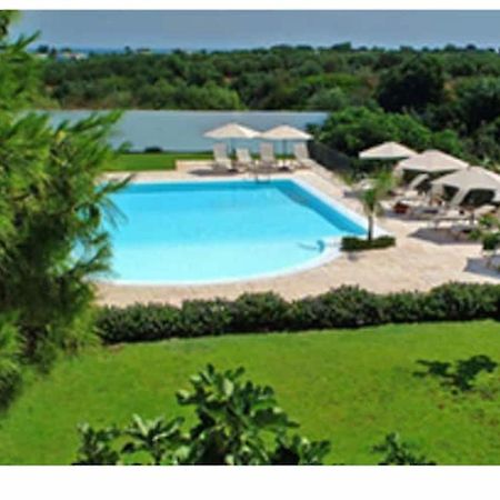 Room In Bb - Stunning Quadruple Room In Ancient Masseria Near The Sea In A Quiet Olive Trees Ostuni Eksteriør bilde